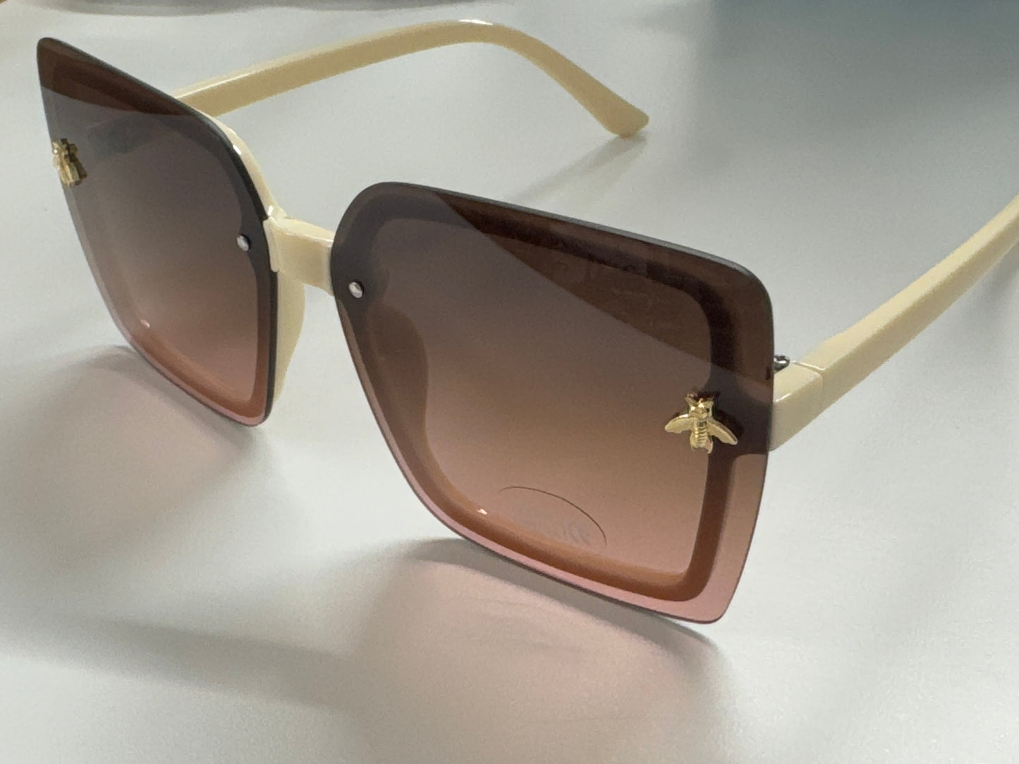 Betty bee oversized sunglasses