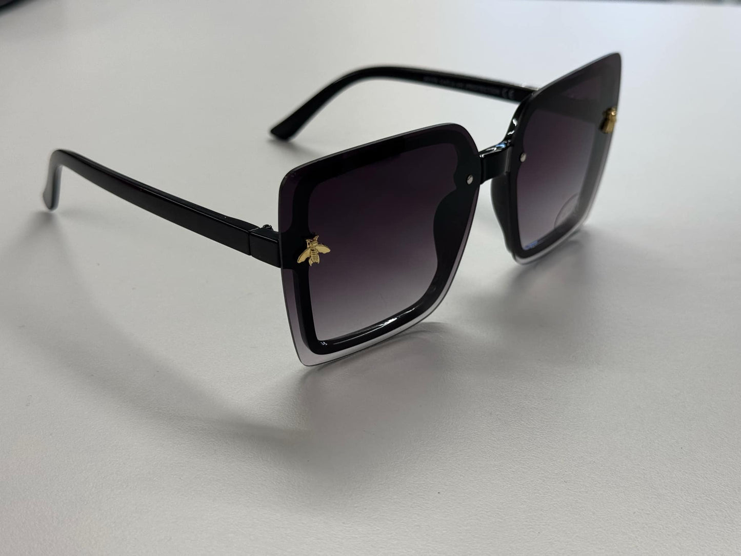 Betty bee oversized sunglasses