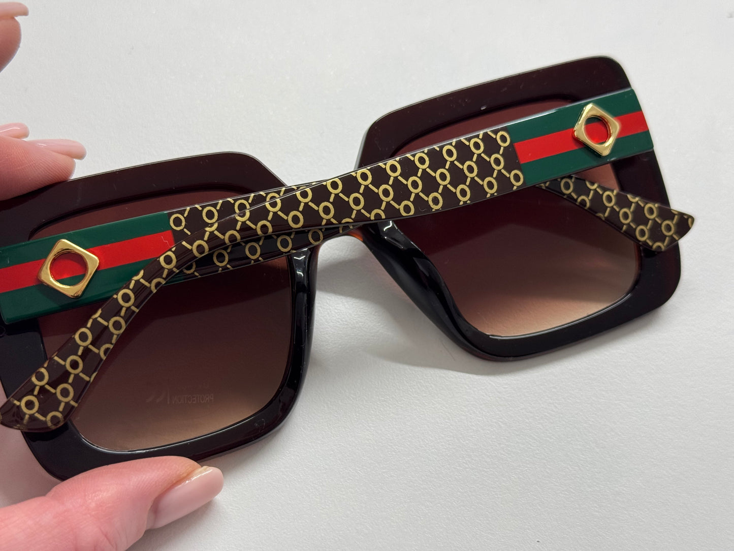 Olivia Squared sunglasses