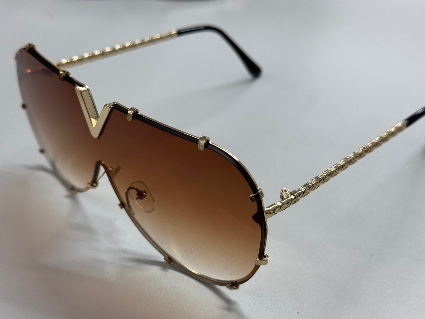 VALLIE Oversized Sunglasses