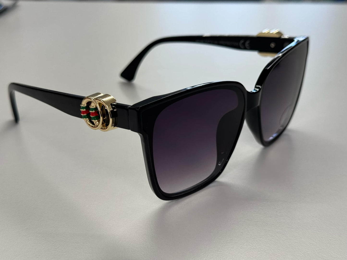 Gertrude squared sunglasses