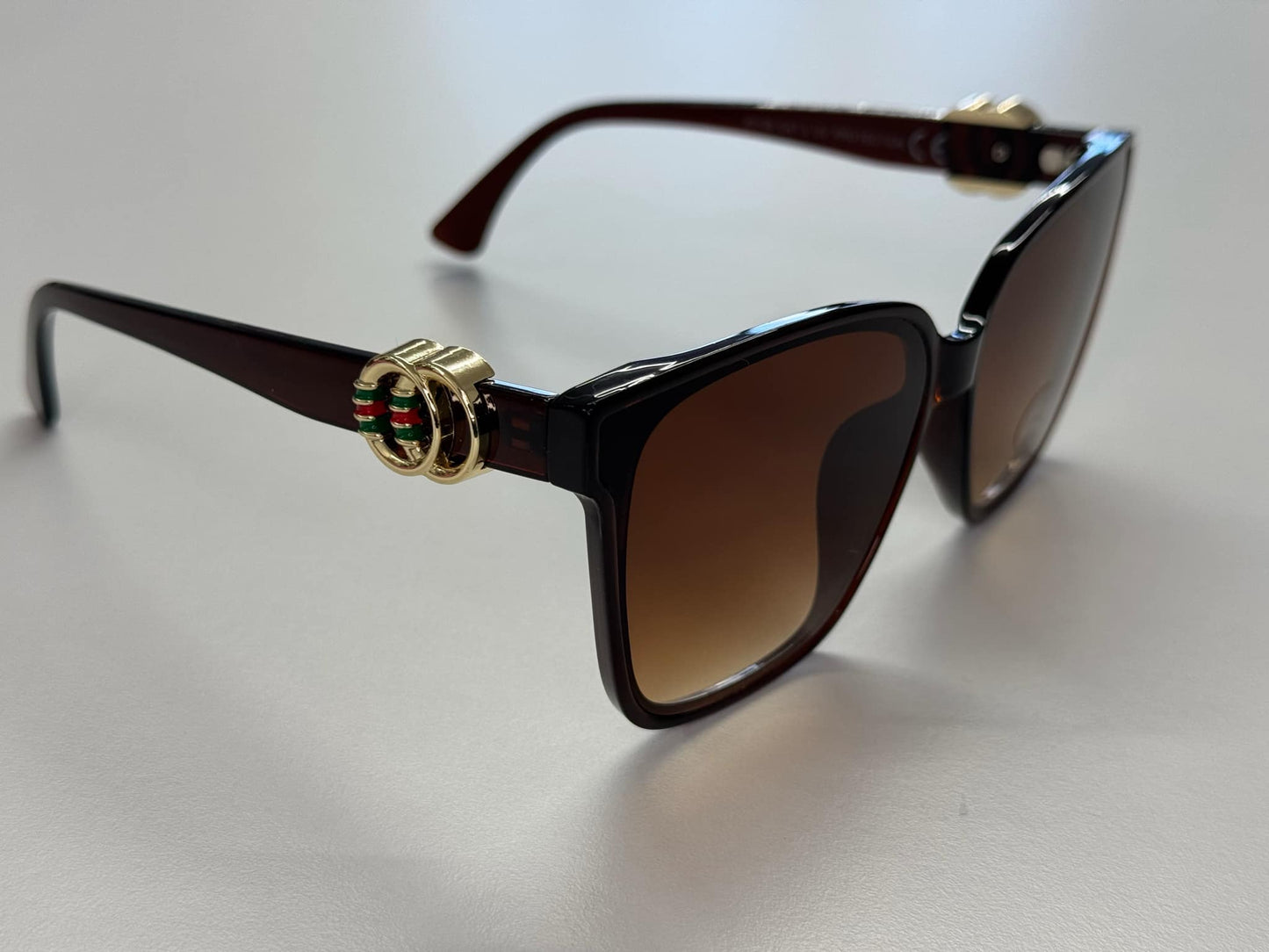 Gertrude squared sunglasses