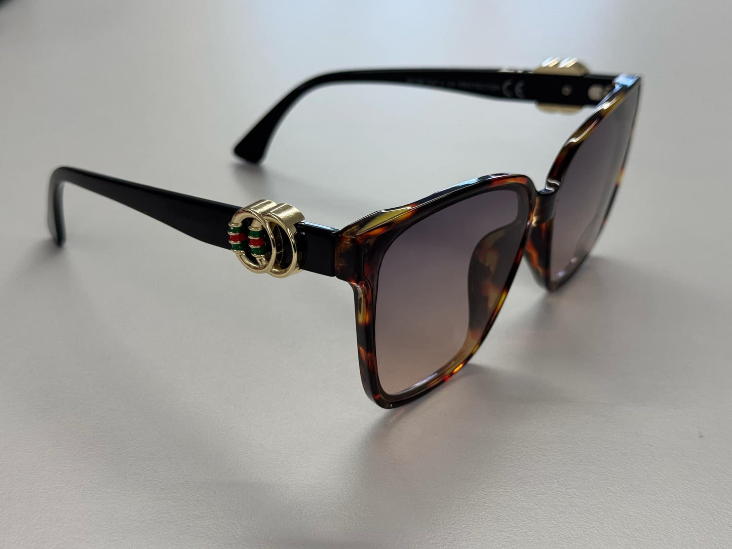 Gertrude squared sunglasses