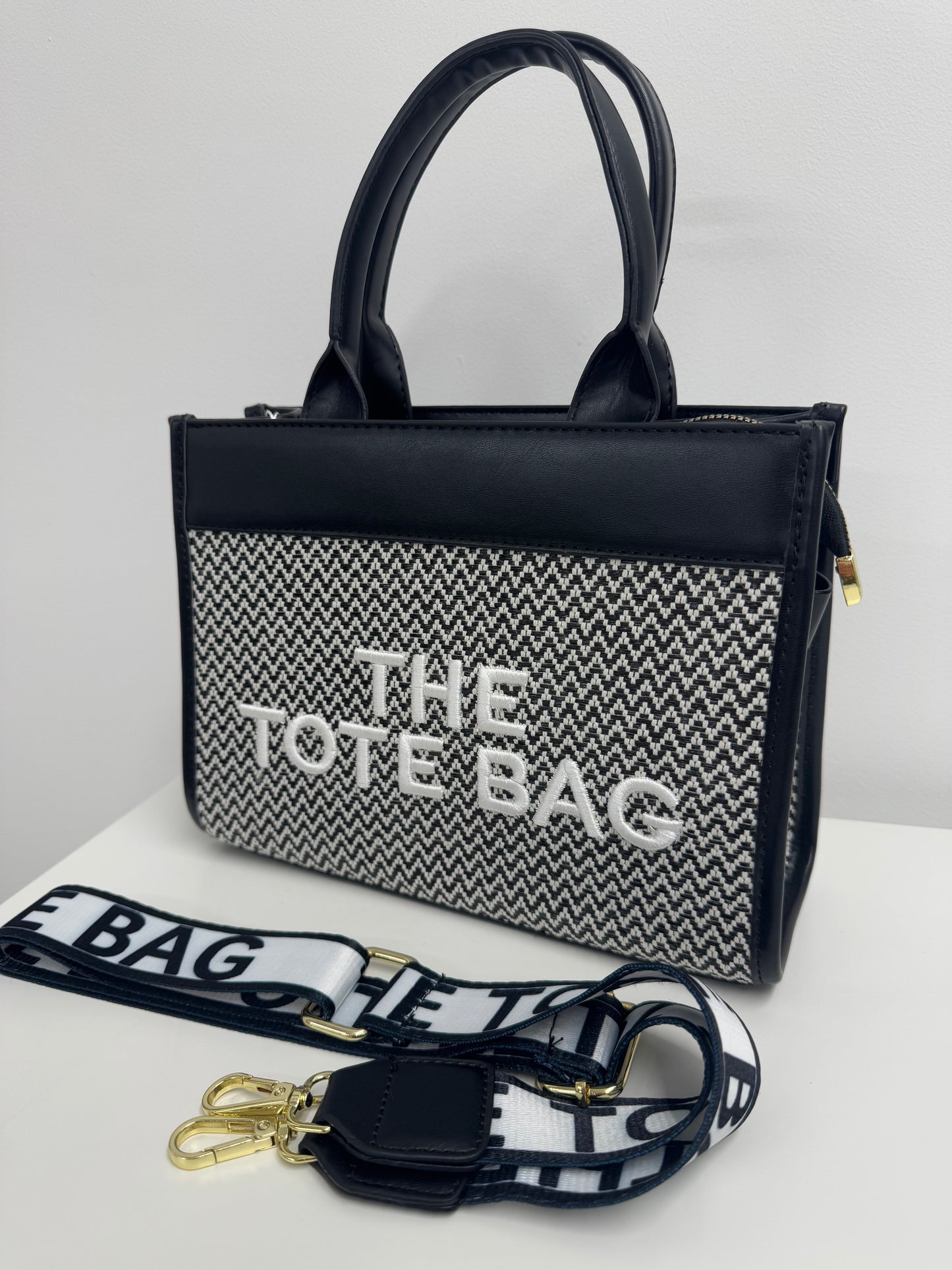 Small tote black & white